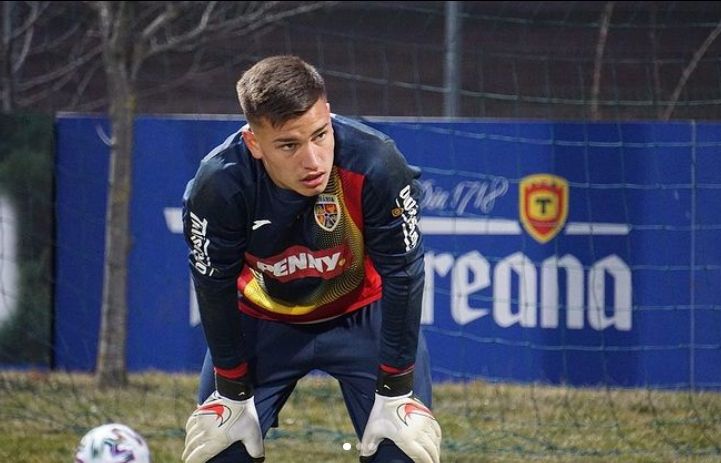 FCSB și Universitatea Craiova se duelează pentru un portar român