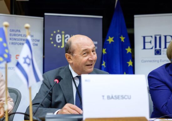 Băsescu crede că Nicușor Dan face o greșeală: Nu are de ce să negocieze parte din autoritatea lui