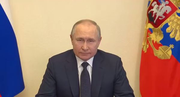 Kremlinul infirmă speculaţiile că Putin va declara război Ucrainei pe 9 mai