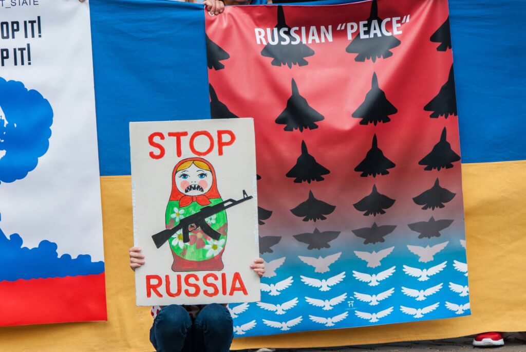 Umilire publică pentru o elevă care a strigat la școală „Libertate pentru Ucraina! Putin, du-te naibii!”