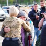 Mărturii din infernul de la Mariupol: „Oamenii putrezesc în subsoluri, doar câteva buncăre mai sunt în picioare”