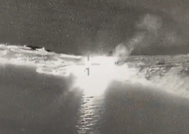 Ucraina susţine că o dronă Bayraktar a distrus încă o navă rusească și arată filmarea (Video)