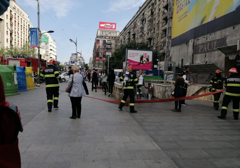 Fum puternic şi panică la metroul din București. Aproape 200 de pasageri evacuați, a fost activat planul roșu de intervenție (Galerie foto)
