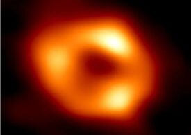 Oamenii de știință au dat publicității prima fotografie cu gaura neagră supermasivă din centrul galaxiei noastre