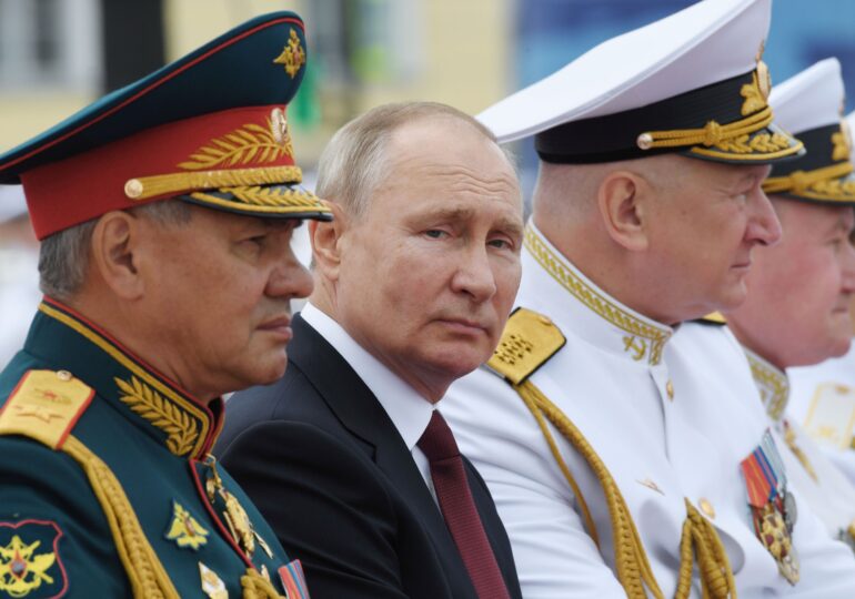 Putin anunță în Piața Roșie că a semnat un ordin executiv și spune că armata luptă pentru apărarea patriei, la fel ca-n 1945