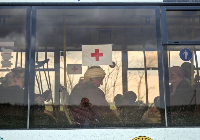 Pregătiri pentru a doua etapă a evacuării din Azovstal: trebuie extrași medicii și soldații răniți