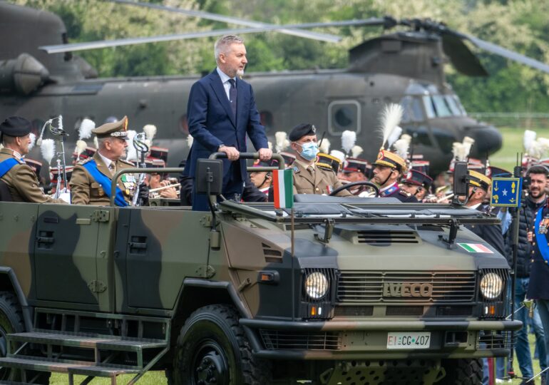 Italia va conduce grupul de luptă al NATO în Bulgaria şi va trimite 800 de militari