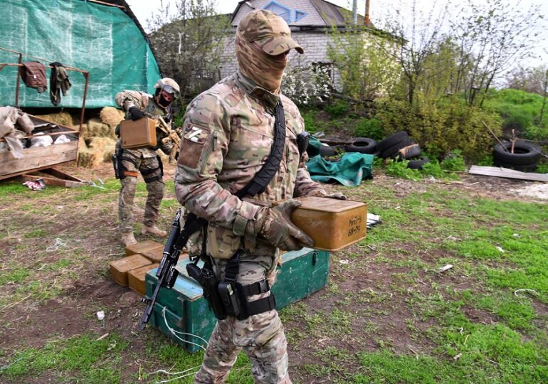 Rușii au schimbat strategia și câștigă teren în Ucraina: ce sunt "căldările" care ajută trupele Moscovei
