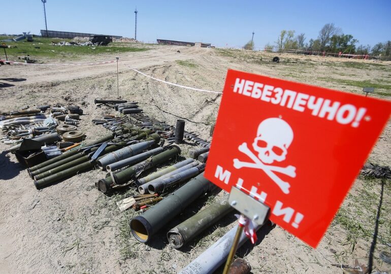 Curățarea Ucrainei de minele rusești va dura între 5 şi 10 ani