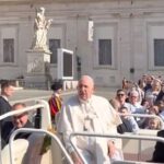 Papa Francisc, despre durerea cronică de genunchi: Ştii de ce am nevoie? De puţină tequila (Video)