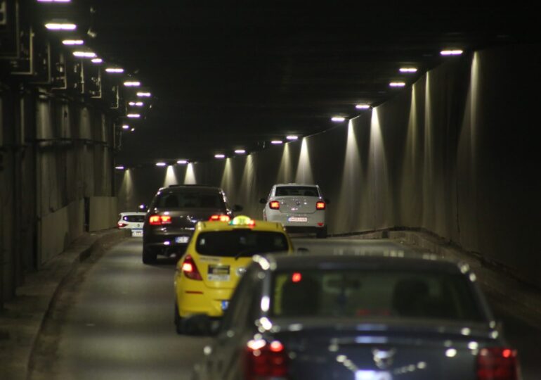 Se închide Pasajul Unirii până la toamnă. Tunelul e traversat zilnic de 60.000 de maşini
