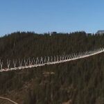 Cum arată cel mai lung pod pietonal suspendat din lume (Foto & Video)