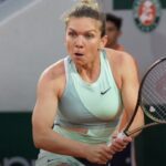 Simona Halep, eliminată de la Roland Garros de Qinwen Zheng