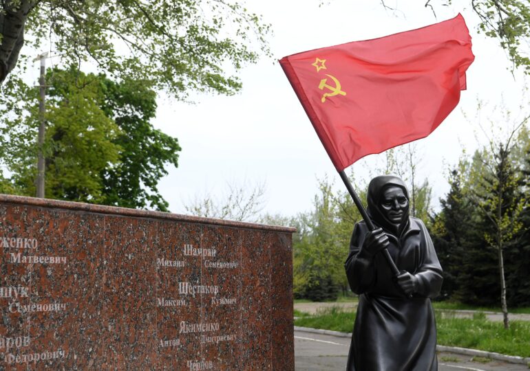 Propunere la Moscova: Să revenim la steagul roșu sovietic, reprezintă mult mai bine Rusia ca superputere