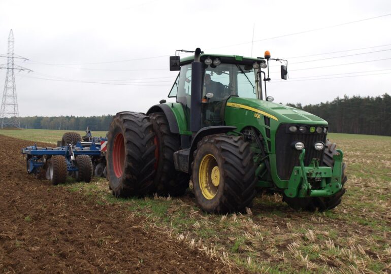 Vouchers of up to 20,000 euros for farmers to buy tractors
