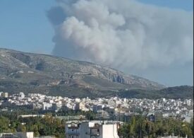 Incendiu puternic de vegetație lângă Atena, locuitorii sunt evacuați (Video)