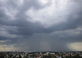 Cod galben de ploi torenţiale în toată ţara şi vremea se răcește brusc în Bucureşti: O scădere de 10 grade de la o zi la alta