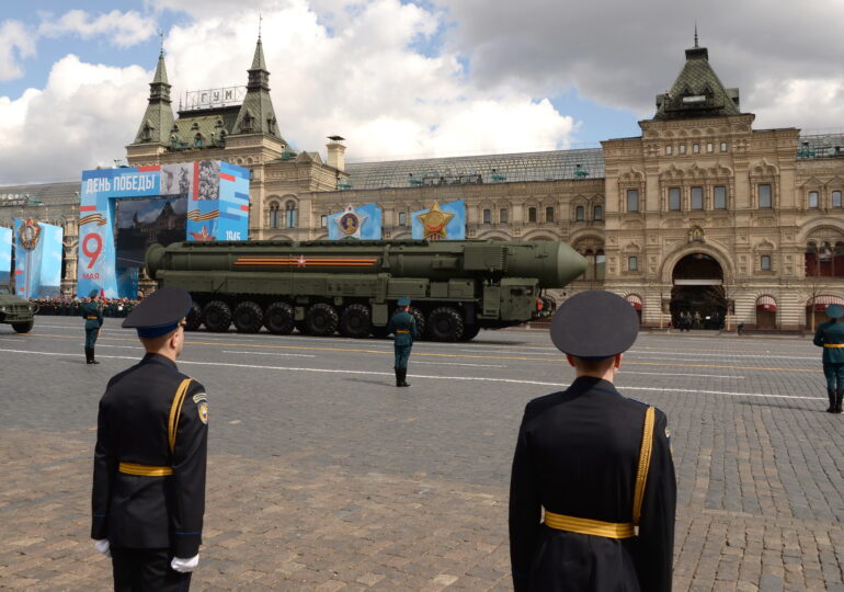 Rușii anunță exerciții cu armele nucleare, după ce Biden a spus că trimite rachete moderne în Ucraina