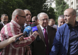 Ion Iliescu riscă să rămână fără titlul de „revoluționar cu rol determinant”: Guvernul cere anularea actului în instanță