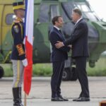 Macron a salutat în limba română Garda de Onoare la baza militară NATO de la Kogălniceanu: Bună ziua! (Foto & Video)