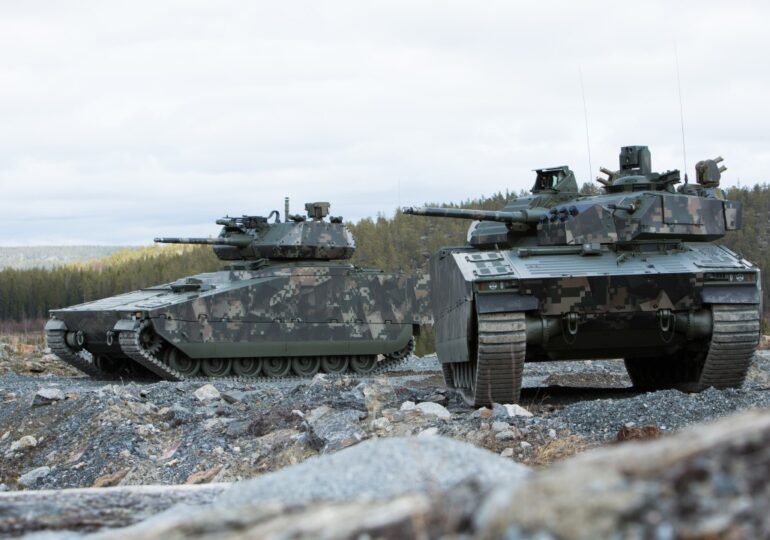 Slovacia cumpără blindate de 1,6 miliarde de euro din Suedia, pentru a crea o brigadă NATO mecanizată