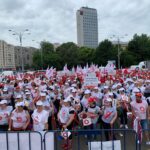 Mii de sindicaliști din Sănătate au protestat la Guvern: Pensii speciale voi vă daţi, Legea 153 nu o respectaţi (Foto & Video)