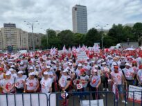 Sanitas scoate din nou oamenii în stradă: Peste 15.000 de sindicaliști vor cere retragerea noii legi a salarizării