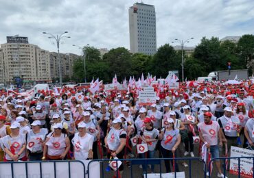 Sanitas scoate din nou oamenii în stradă: Peste 15.000 de sindicaliști vor cere retragerea noii legi a salarizării