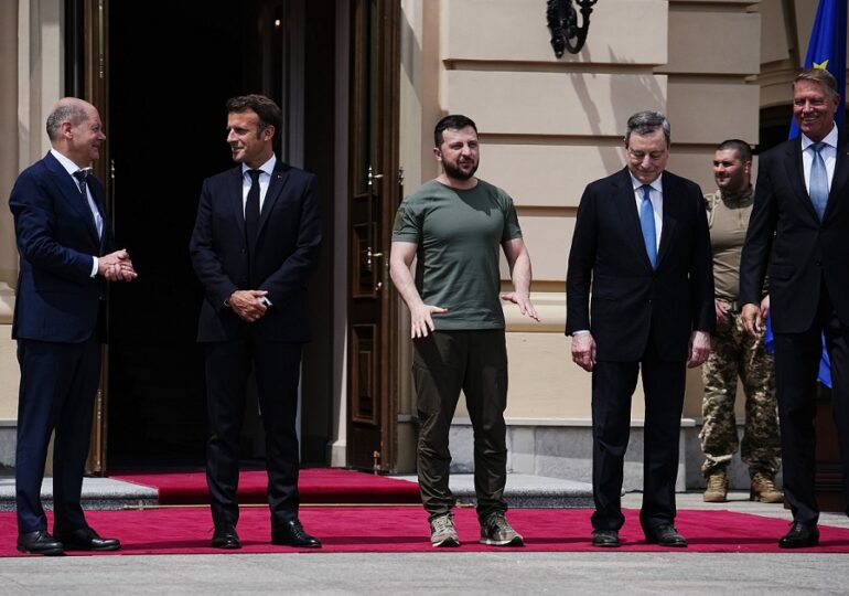 Presa franceză: Macron s-a dus la Kiev pentru istorie, dar cu o mare întârziere
