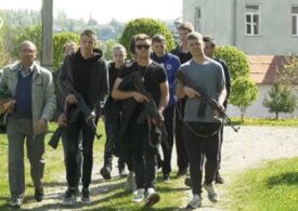 Elevii din Cernăuți învață să tragă cu arma (Video)