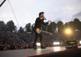 Solistul Green Day renunţă la cetăţenie: Nu vreau să mai fiu un american idiot (Video)