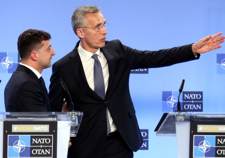 Zelenski e invitat la summit-ul NATO de la Madrid: E binevenit personal