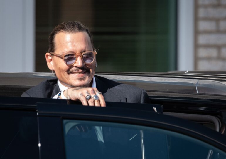 Juriul a decis că Amber Heard l-a defăimat pe Johnny Depp și trebuie să-i dea 15 milioane de dolari, dar și el a fost de vină