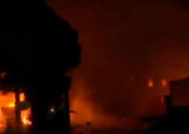 Cel puţin 49 de morţi şi 300 de răniţi după o explozie uriaşă, la un depozit de apă oxigenată: "A trimis mingi de foc către cer" (Video)