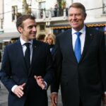 Iohannis merge cu Macron la baza Kogălniceanu