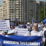 Școala începe cu proteste, amenință sindicaliștii: Angajații primesc la salariu 65 de lei, e o altă formă de umilire