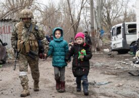 Peste 200.000 de copii din Ucraina au fost deportați în Rusia. Zelenski acuză o "politică criminală"