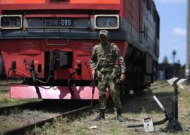 Rusia leagă Crimeea cu sudul ocupat al Ucrainei: Trenuri și autobuze păzite de Garda Națională