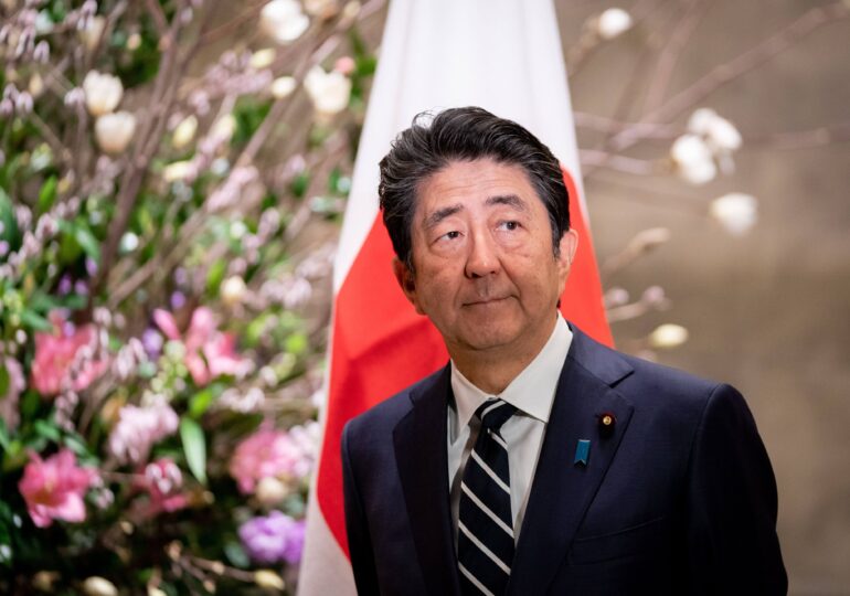 De ce împușcarea lui Abe a șocat întreaga lume. Cât de greu se obține o armă în Japonia