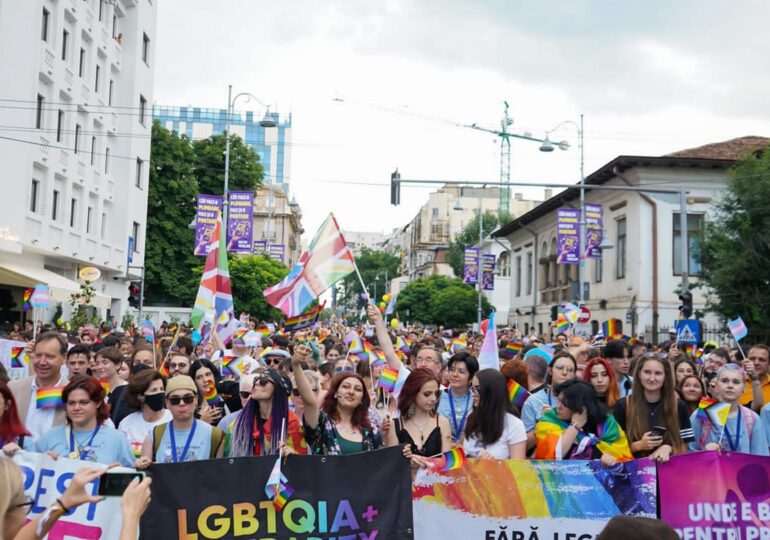 Mii de oameni au participat la Bucharest Pride 2022 (Foto&Video)