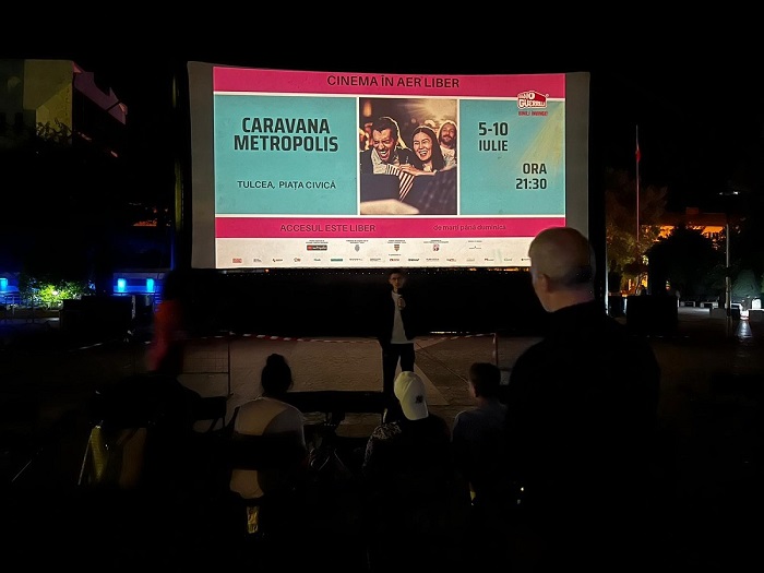 Peste 1800 de spectatori la prima ediție a Caravanei Metropolis- cinema în aer liber de la Tulcea