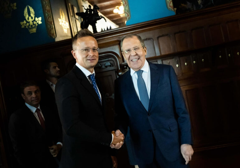 În timp ce UE adoptă noi sancțiuni, Ungaria bate  palma cu Rusia. Declarații după întâlnirea Lavrov - Peter Szijjarto (Foto&Video)