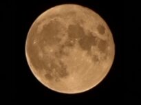 O nouă analiză a rocilor aduse de misiunile Apollo dezvăluie că Luna a avut un câmp magnetic mai puternic decât Pământul