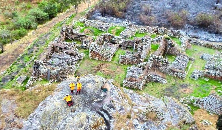 Un incendiu devastator ameninţă celebrul oraș-templu Machu Picchu