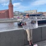 Jurnalista rusă care a criticat războiul din Ucraina a fost arestată, după un protest în fața Kremlinului (Foto)