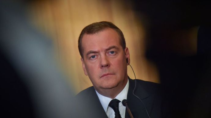 Medvedev amenință că Rusia va lovi centralele nucleare din Europa de Est