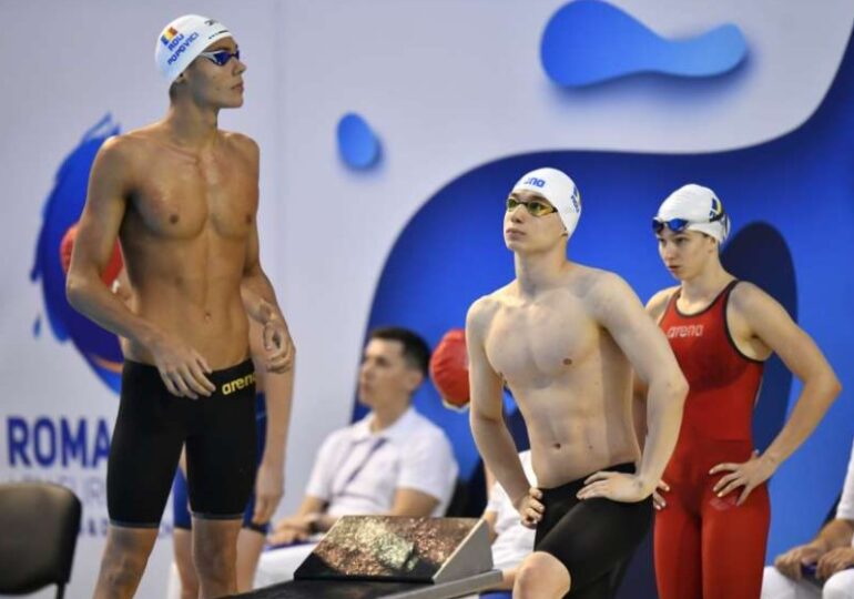 România se califică în finala de la 4x100 m liber de la Europenele de juniori. David Popovici, vârf de lance