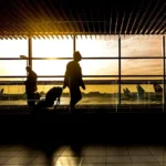 O femeie a deschis focul pe un aeroport foarte aglomerat din Texas (Video)