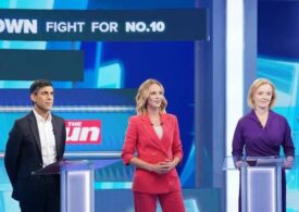 Dezbaterea în direct a candidaților la șefia guvernului britanic a fost întreruptă de o bubuitură puternică