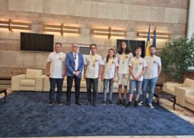 Nouă performanță pentru elevii români: Patru premii la Olimpiada de Informatică a Europei Centrale şi locul I pe echipe